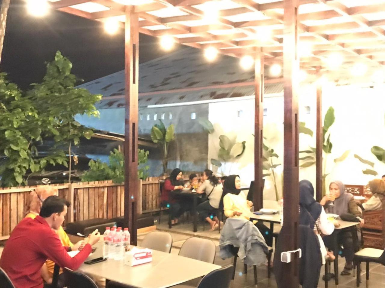 Baronda Guest House Sorong Exterior foto